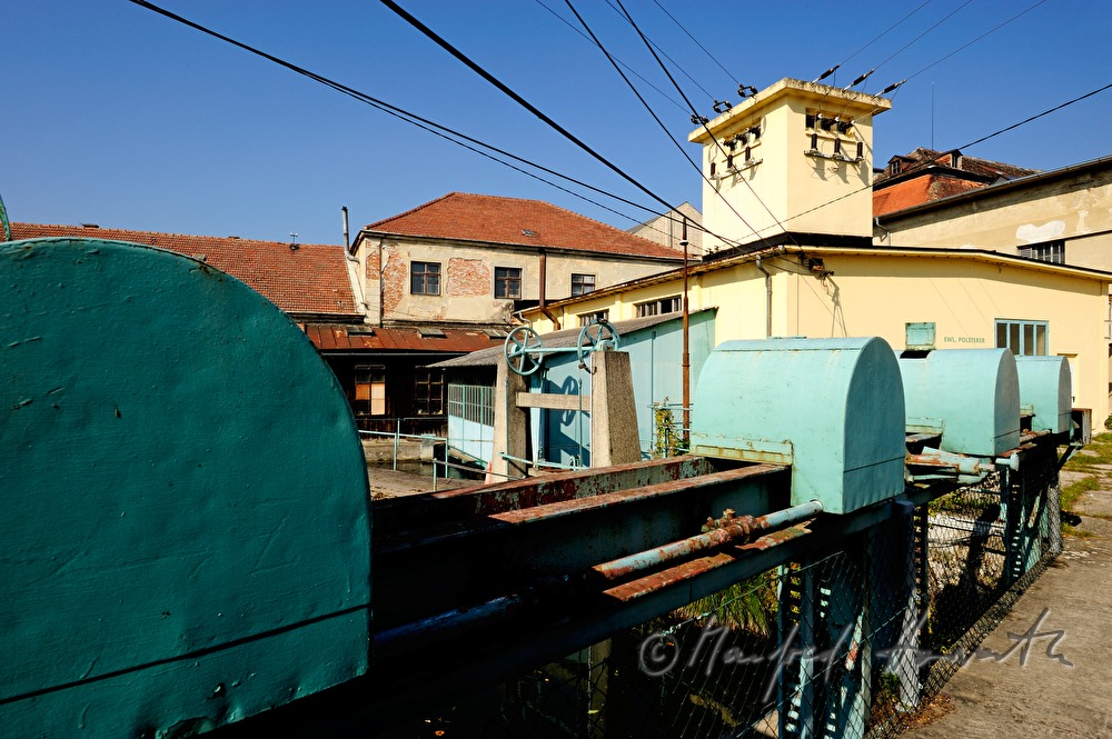 floodgate and lockmasterhouse of the historic paper mill