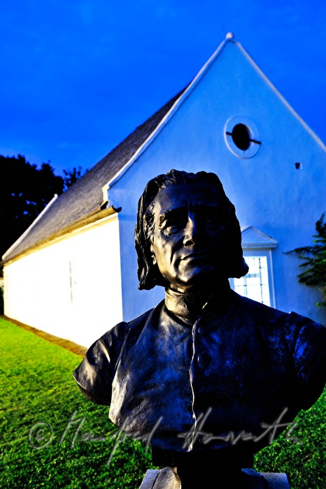 bust of Franz Liszt in front of his birthplace