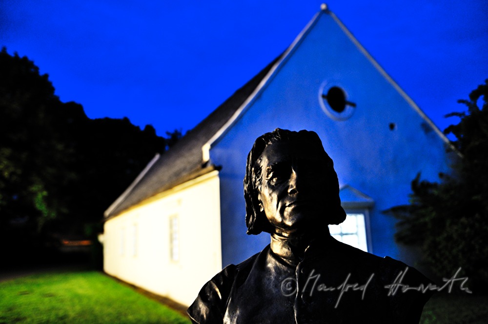 bust of Franz Liszt in front of his birthplace