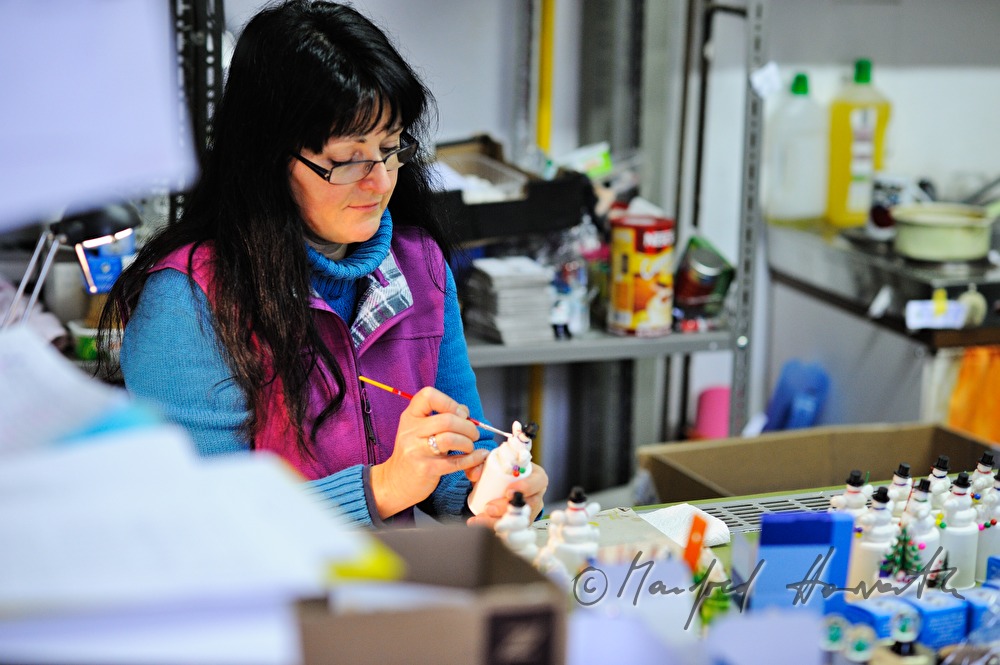 production of snow globes