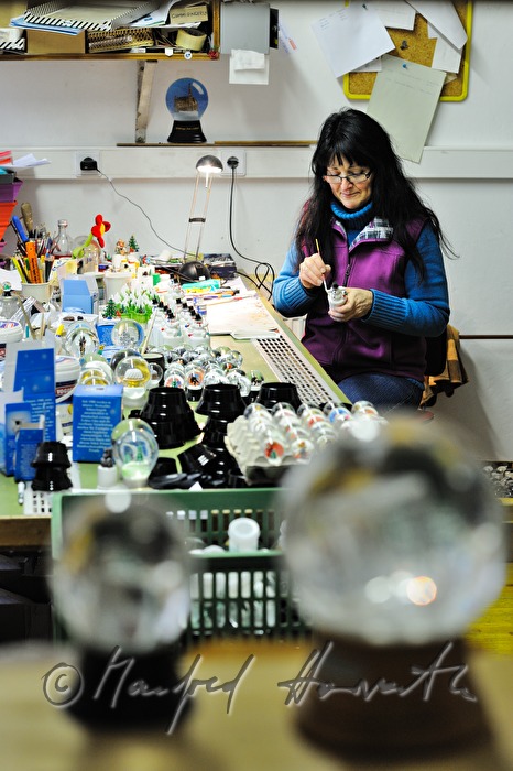 production of snow globes