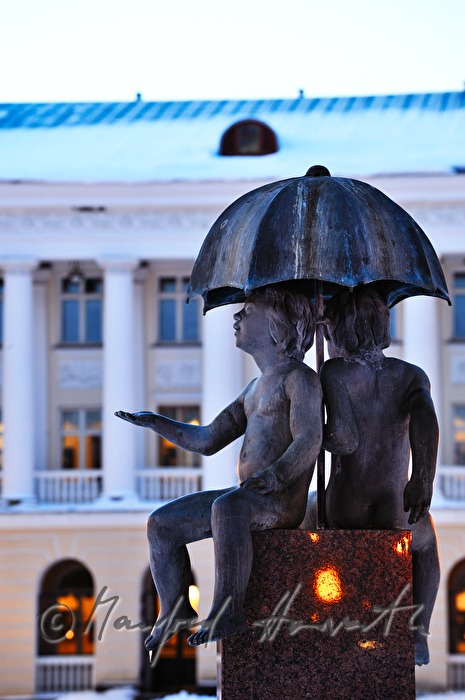 fountain and Russian Cultural Centre (Vene Kultuurikeskus)