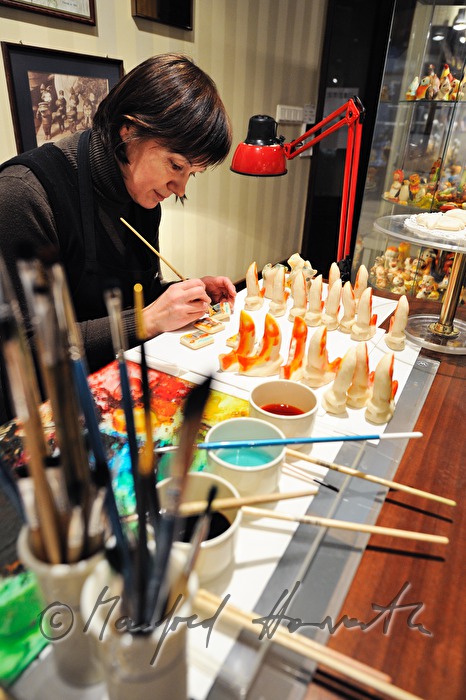 sales assistant of the pastry shop KALEV
