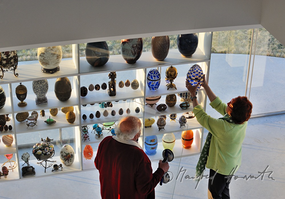 Wander Bertoni and wife at work