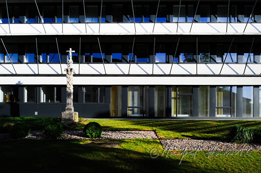 main entrance of the state government