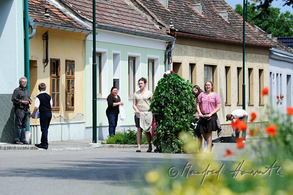 parade with the Whitsun-King (