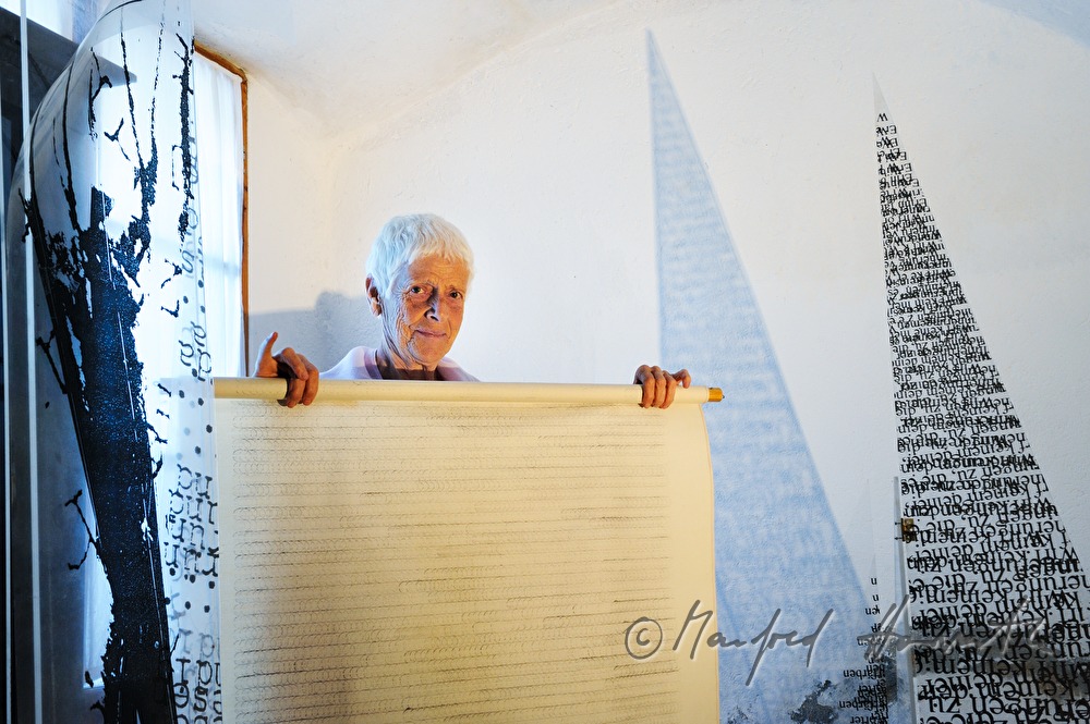 the artist Fria Elfen-Frenken in her workshop