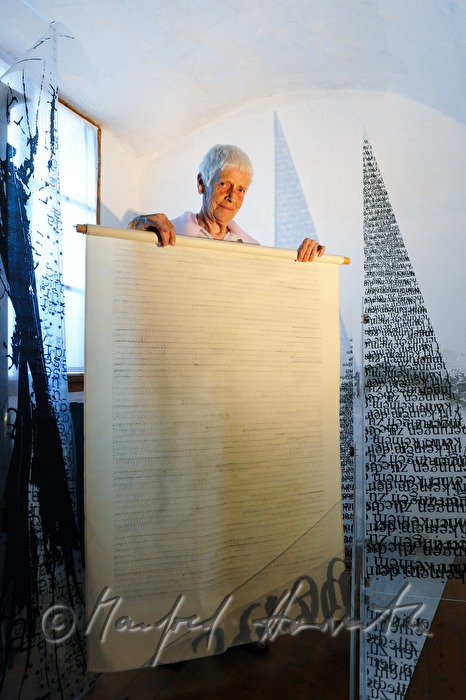 the artist Fria Elfen-Frenken in her workshop