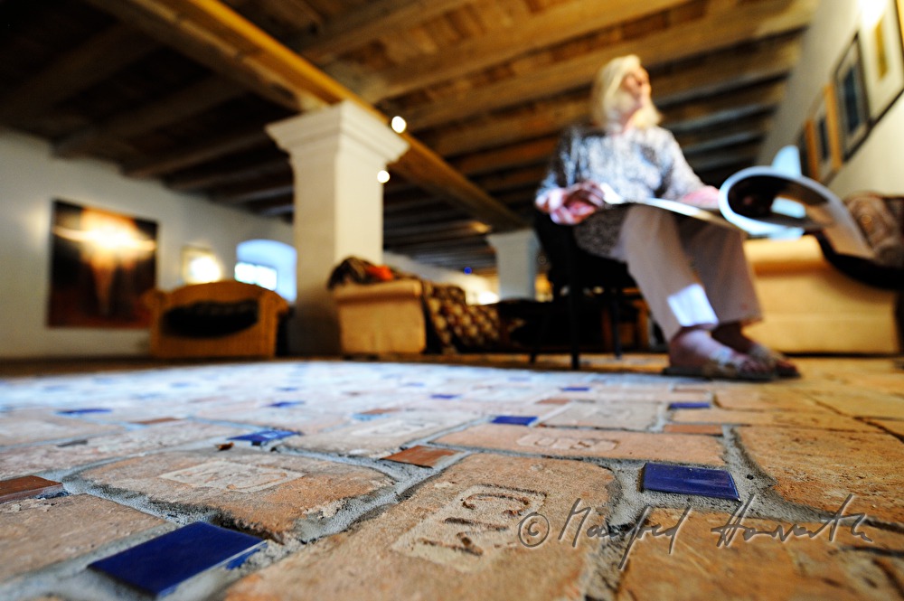 textile artist VESNA in her living room