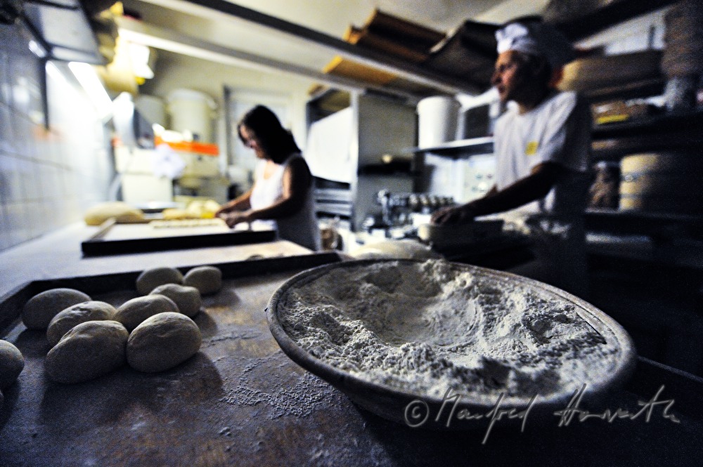 forming of bread rolls