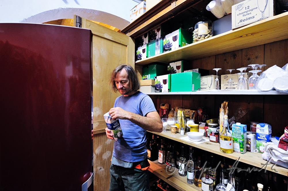 sculpturer Johann Feilacher in the kitchen of his studio