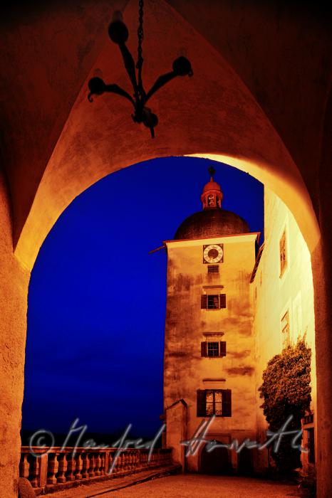 inner courtyard and castle wallon