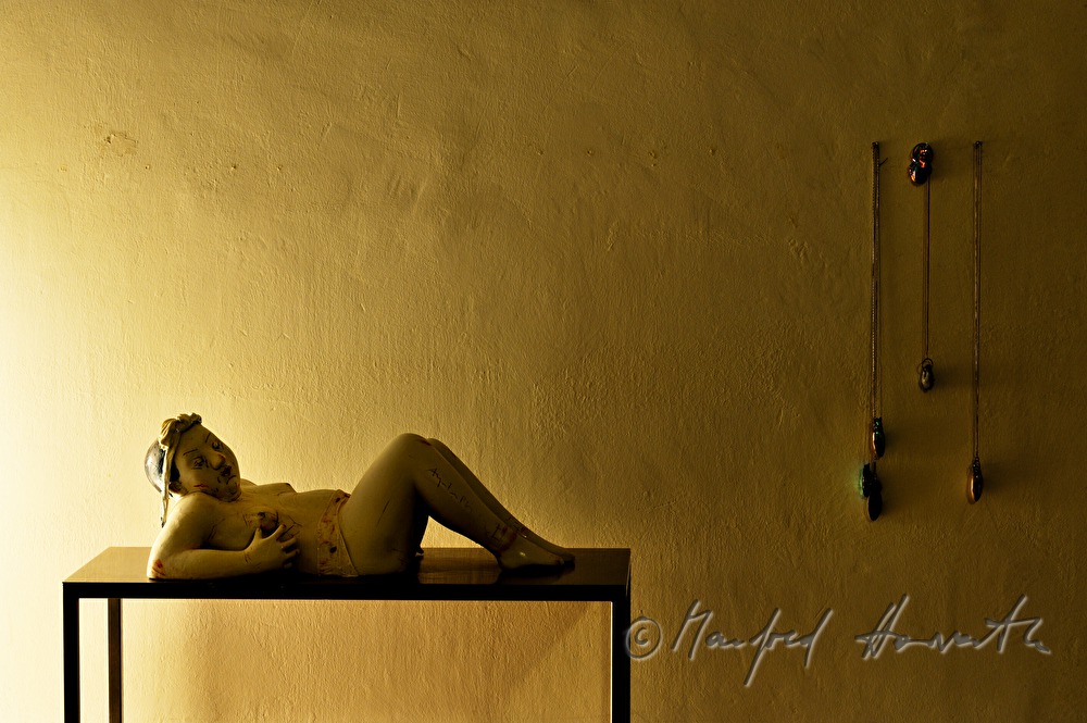 sculpture of the ceramist Gundi Dietz