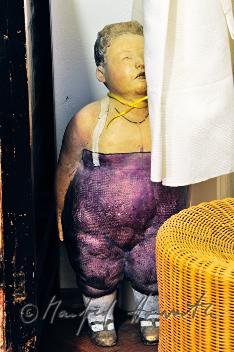 sculpture of the ceramist Gundi Dietz