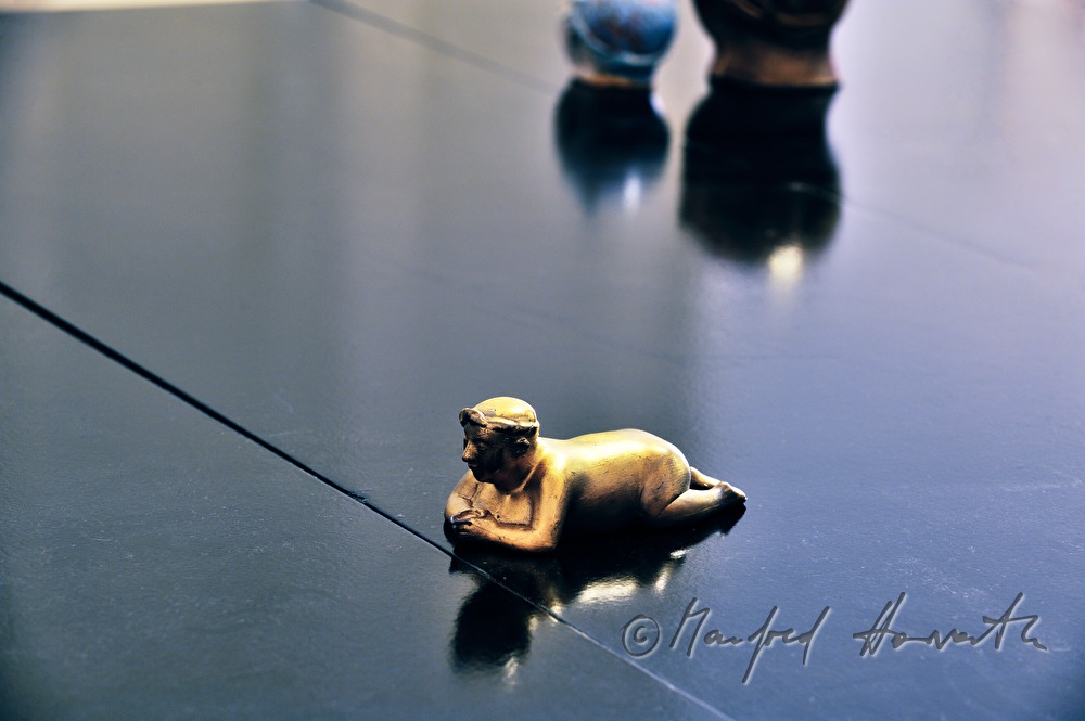 sculpture of the ceramist Gundi Dietz