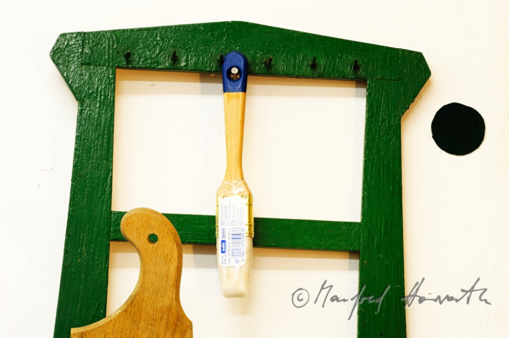 paint-brush in the studio of the paintress