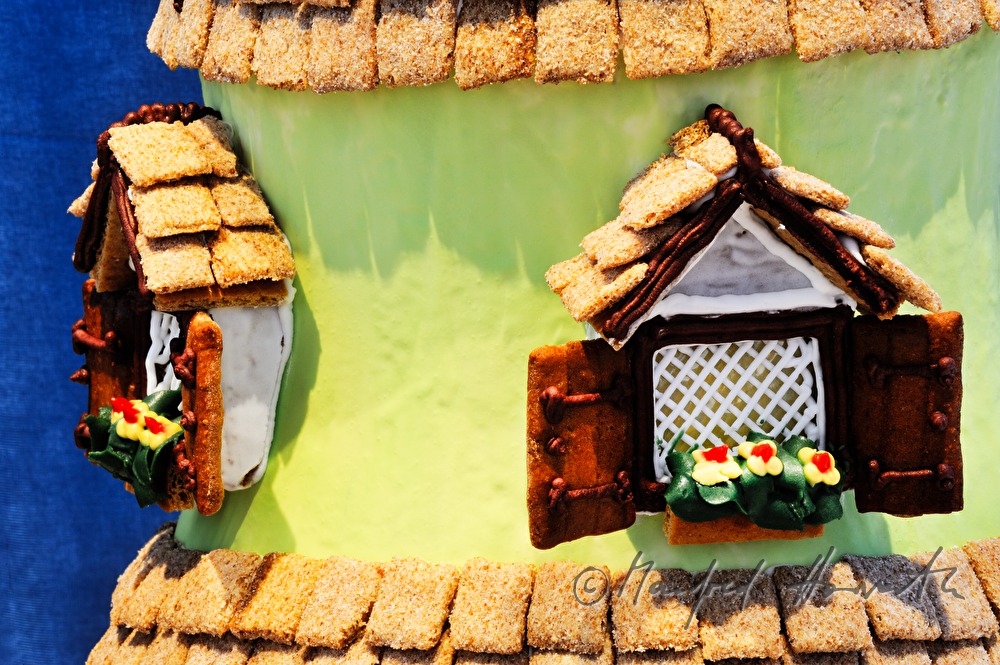 detail of a gingerbread house at the gingerbread exhibition