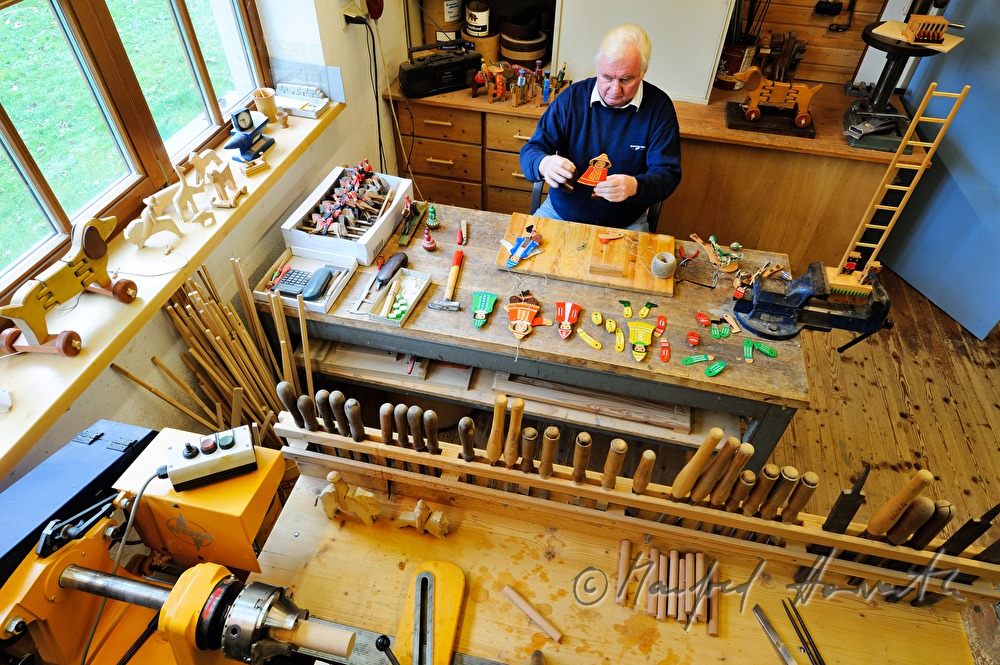 making of wooden toys by Hans WURM