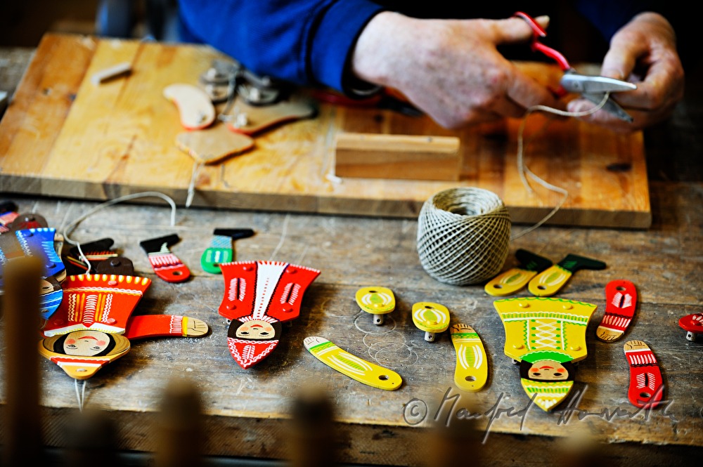 making of wooden toys by Hans WURM