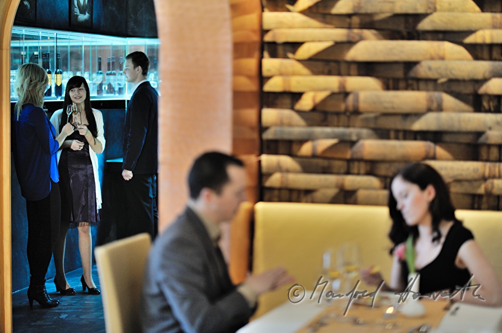 guests having dinner in the Goelles room
