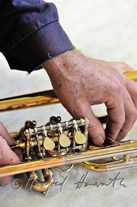 mounting a trumpet from single parts