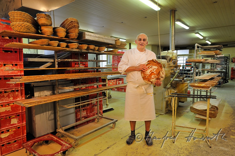 master baker Hubert Schweighofer-Steiner with loaf of bread