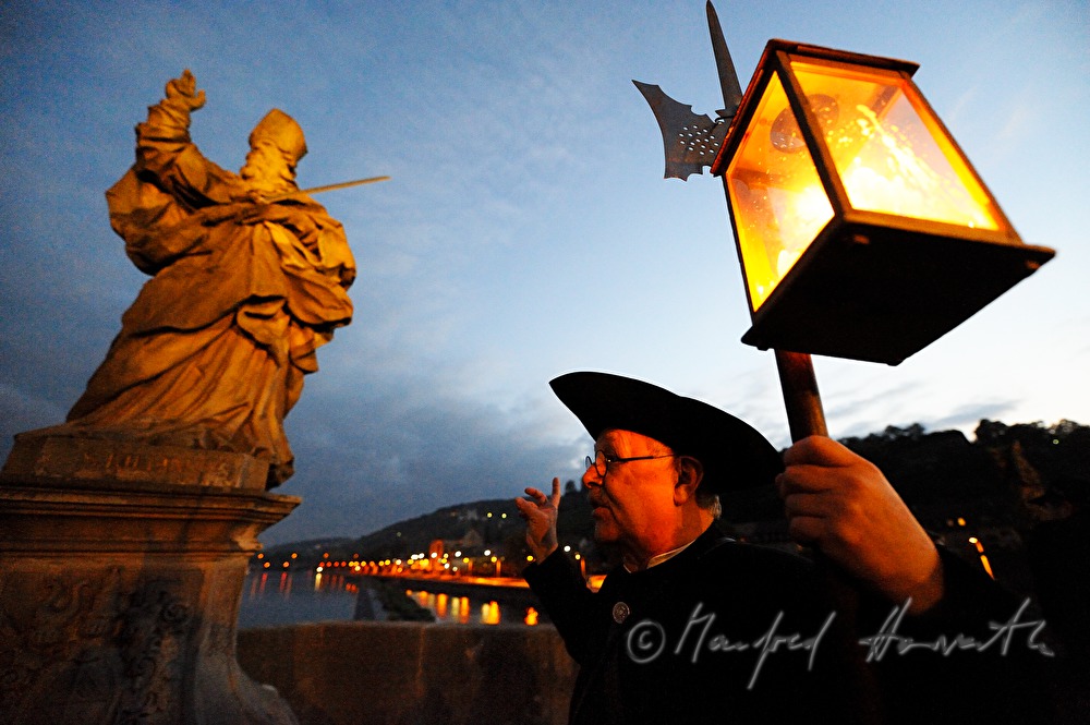 tourist guide in medieval costume