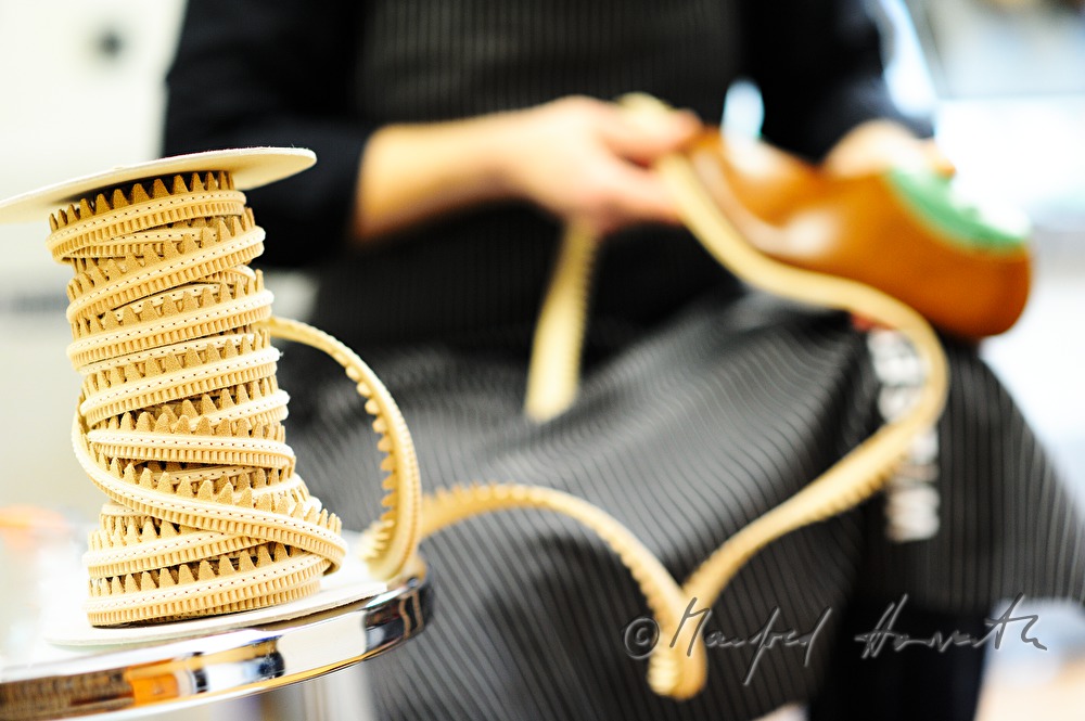 bonding of leather when making customer shoes