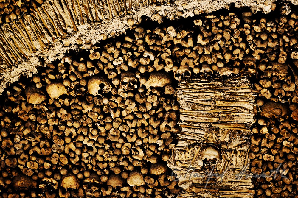 Chapel of Bones (Capela dos Ossos)