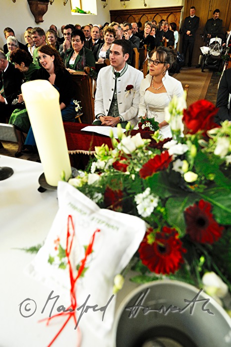 altar with pillow for the wedding rings