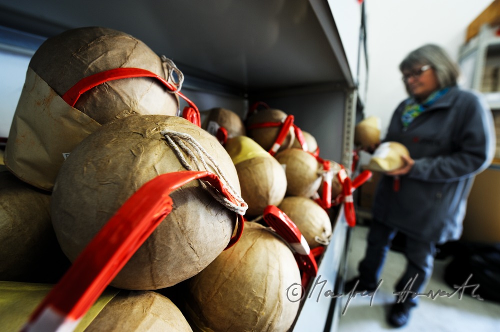 fireworks globes in the store at Pinto´s