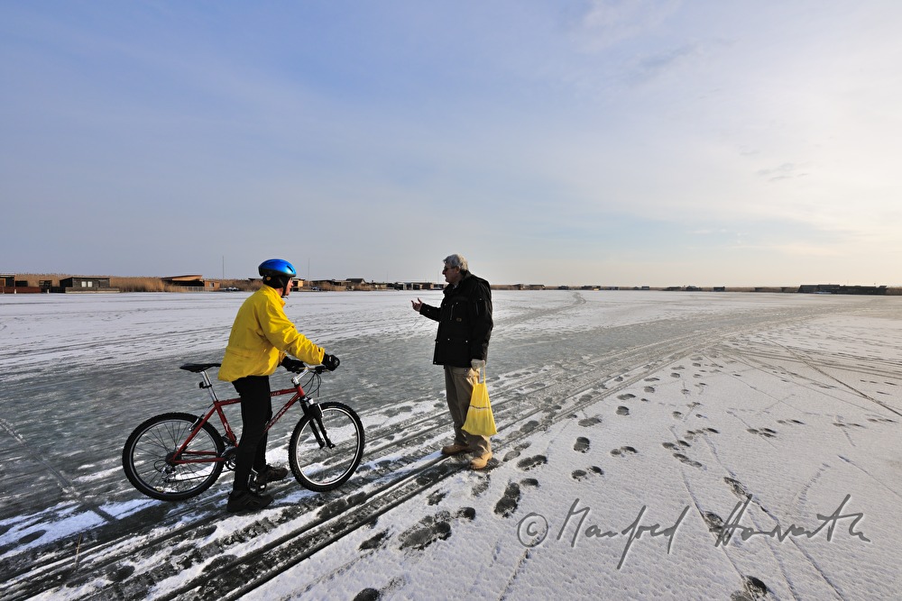 meeting of cyclist and walker