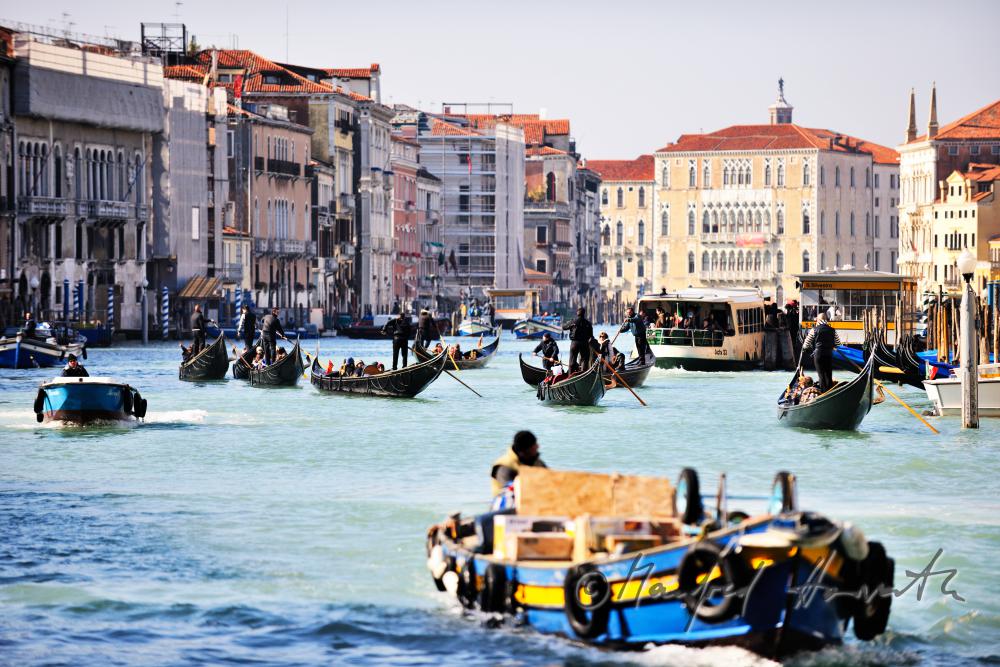gondolas on the Canal Grande near Riva del Carbon