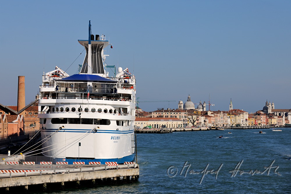 cruiser and harbour Porto di Venezia