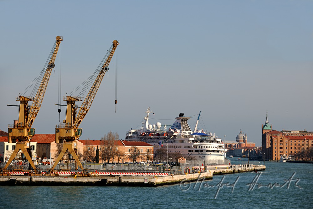 cruiser and harbour Porto di Venezia