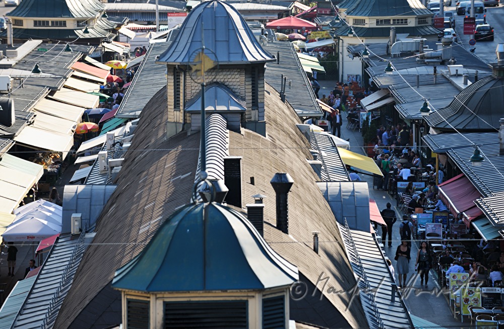 market stands on the Wienzeile