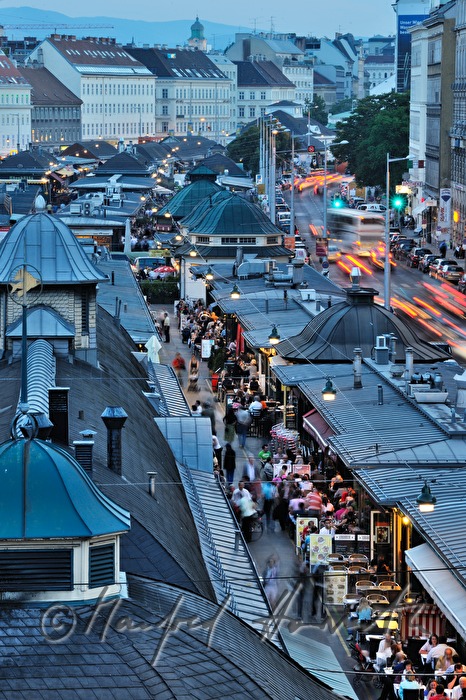 market stands on the Wienzeile