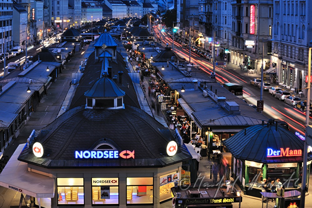 market stands on the Wienzeile