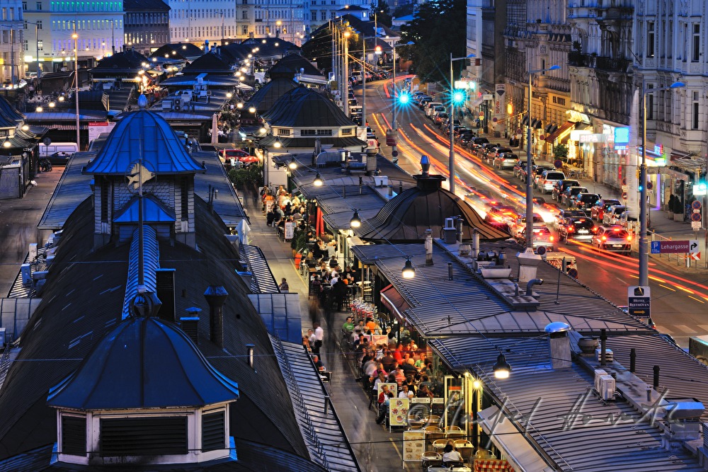 market stands on the Wienzeile