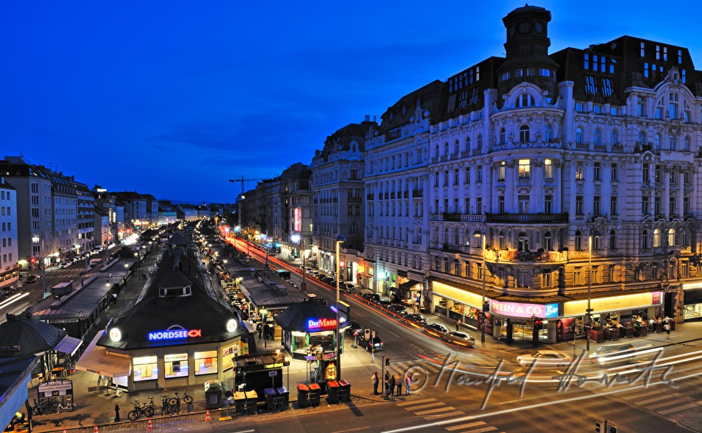 market stands on the Wienzeile
