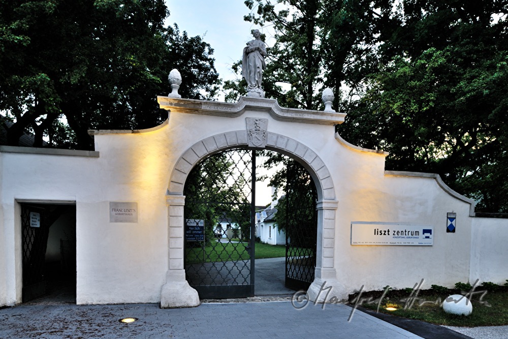 entrance to Liszt-Museum
