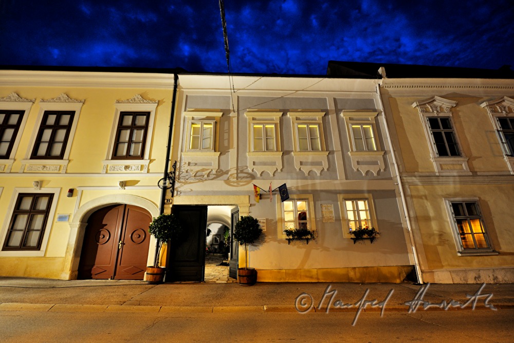 facade of the Haydn Museum