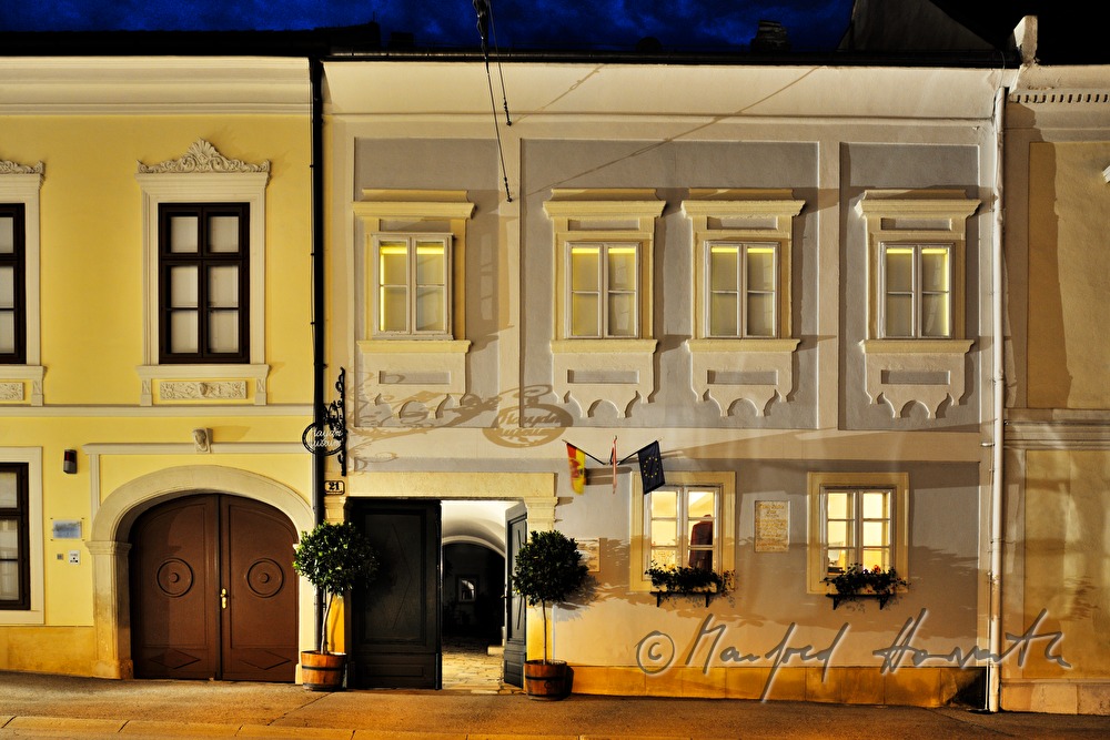 facade of the Haydn Museum