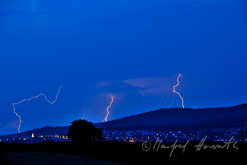 thunderbolts over the Leithagebirge