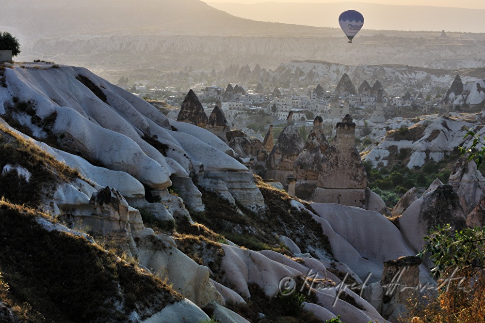 balloon over the city