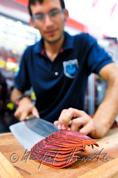 vendor slices ham