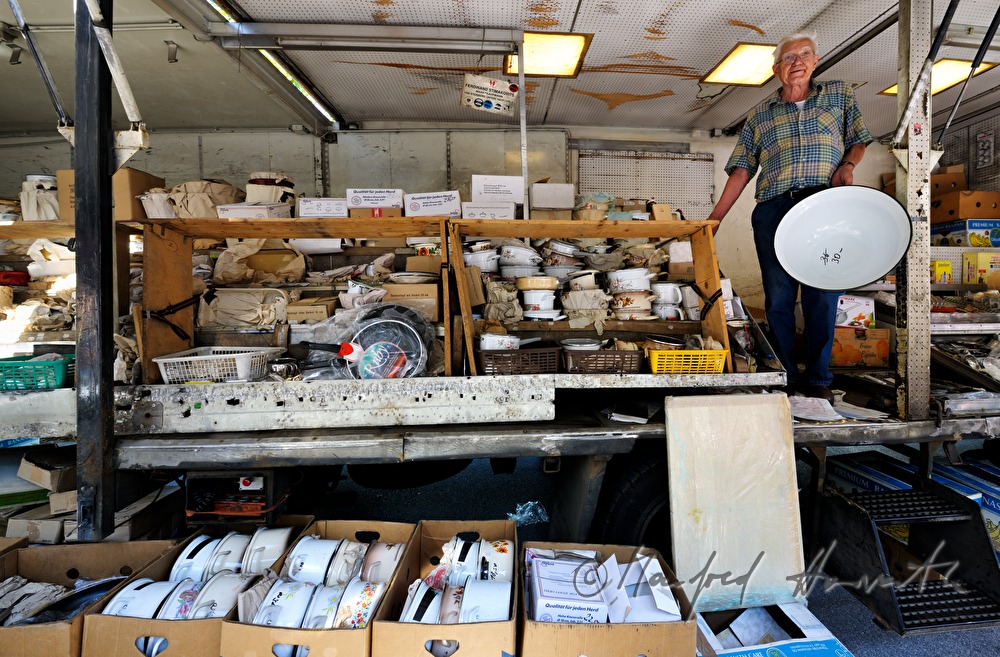 higgler selling household goods