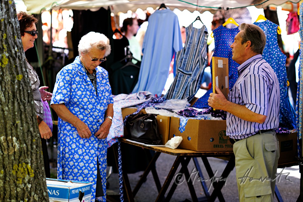sale of cloth on pilgrimage day