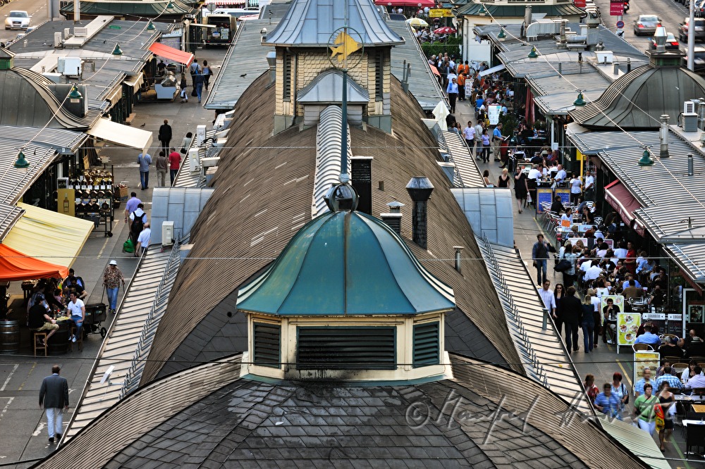 market stands on the Wienzeile