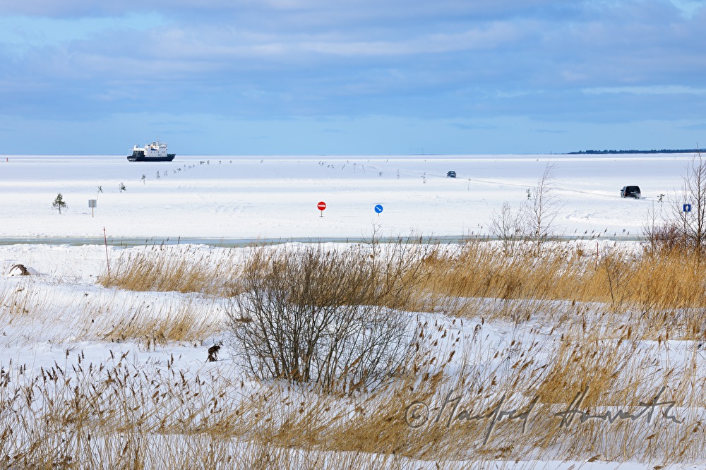 vehicle on the ice road to Vormsi